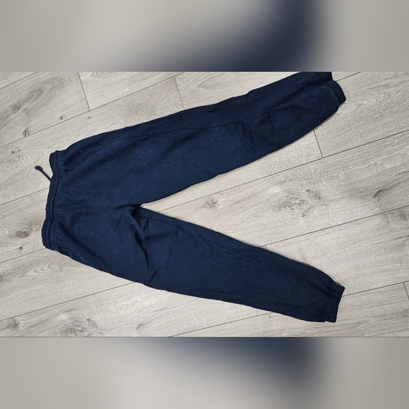 Aritzia TNA Boyfriend Sweatpants - Picture 2 of 5